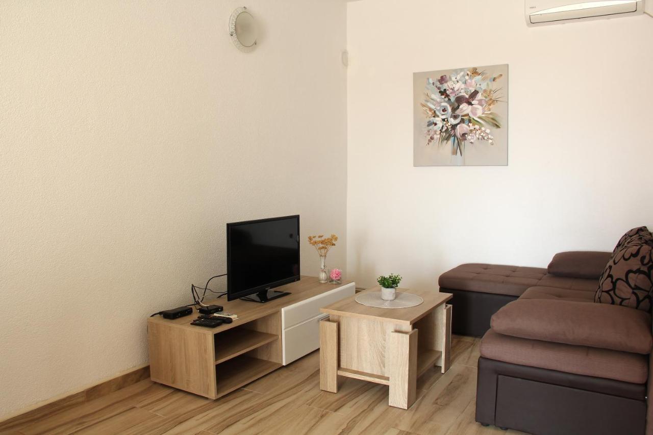 Apartmani Ljubo 普利莫顿 外观 照片