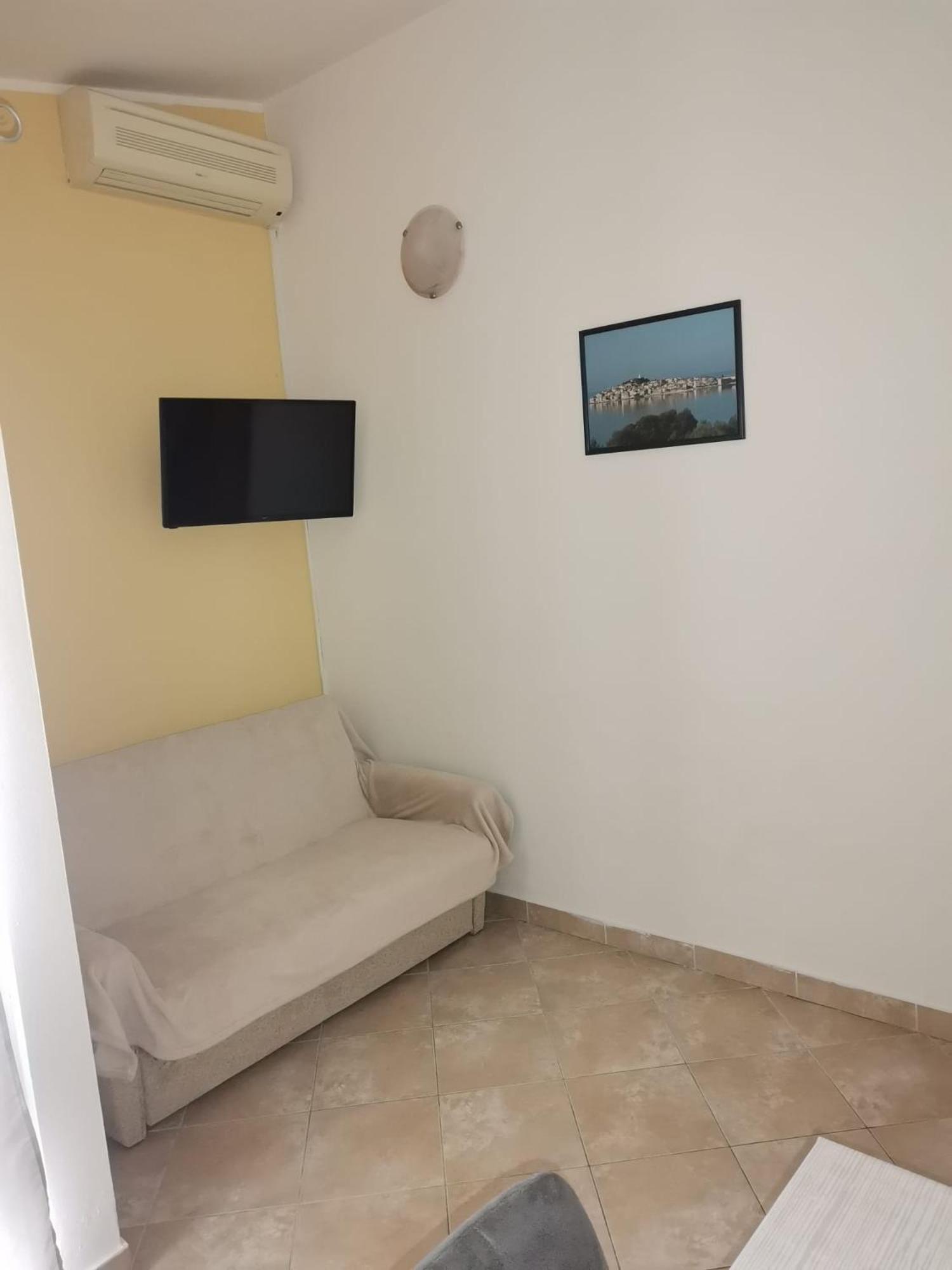 Apartmani Ljubo 普利莫顿 外观 照片
