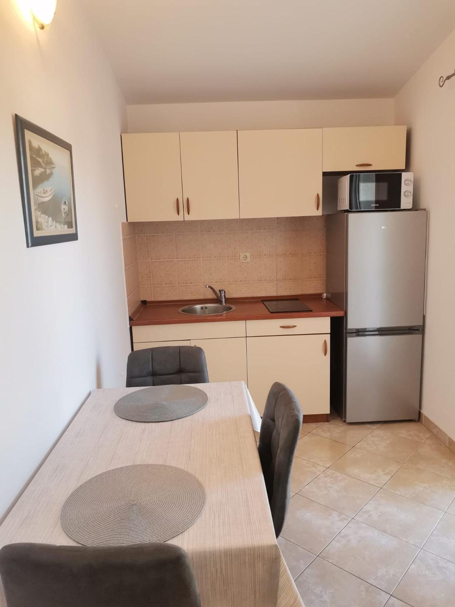 Apartmani Ljubo 普利莫顿 外观 照片