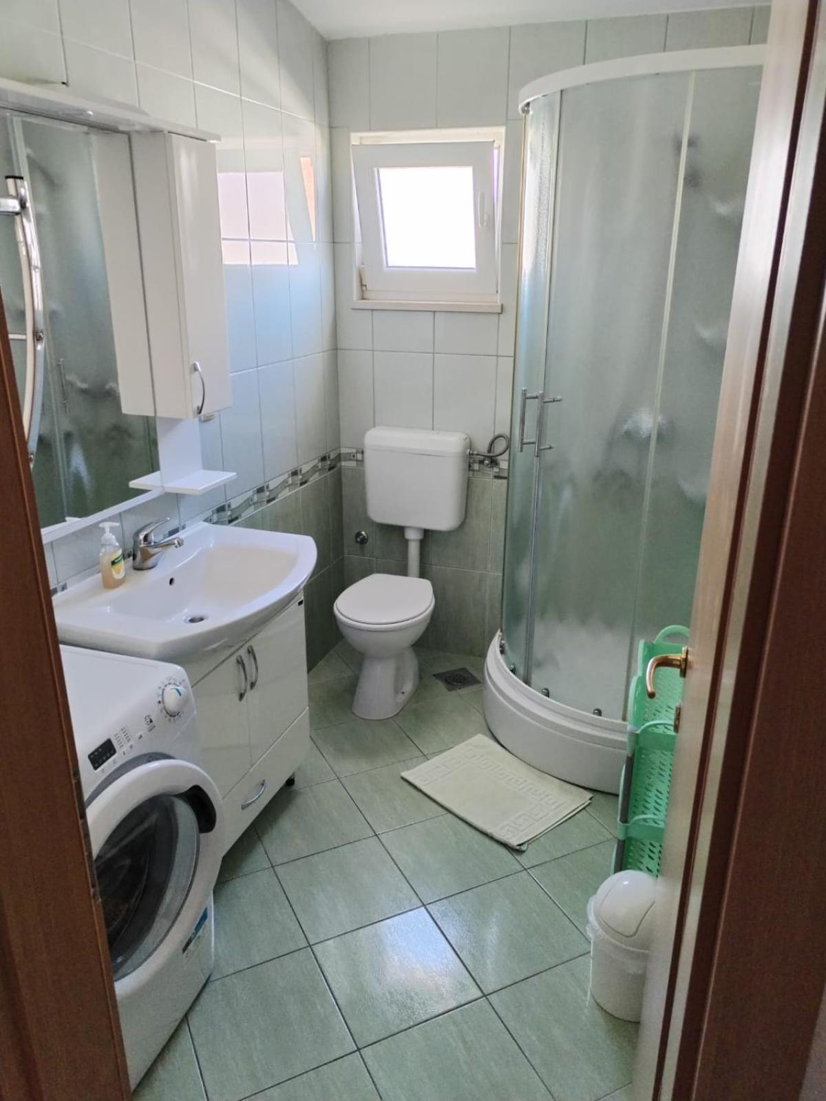 Apartmani Ljubo 普利莫顿 外观 照片