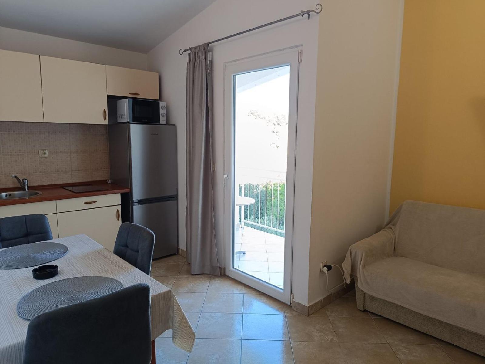 Apartmani Ljubo 普利莫顿 外观 照片
