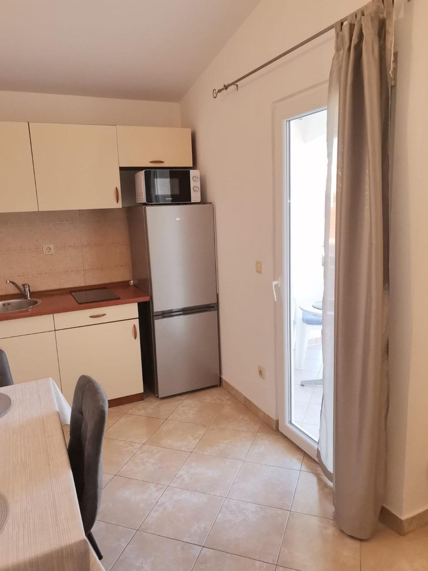 Apartmani Ljubo 普利莫顿 外观 照片