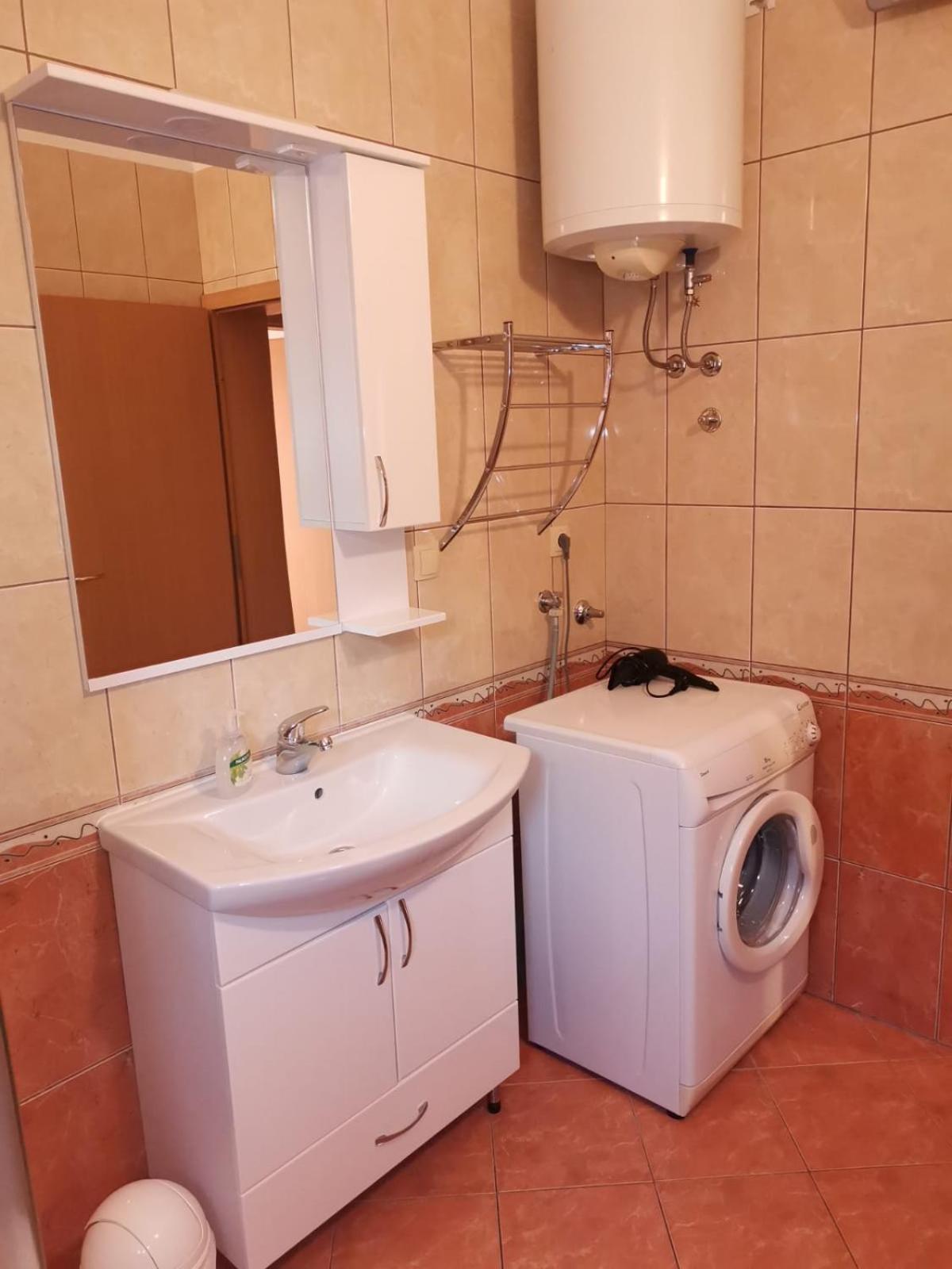 Apartmani Ljubo 普利莫顿 外观 照片